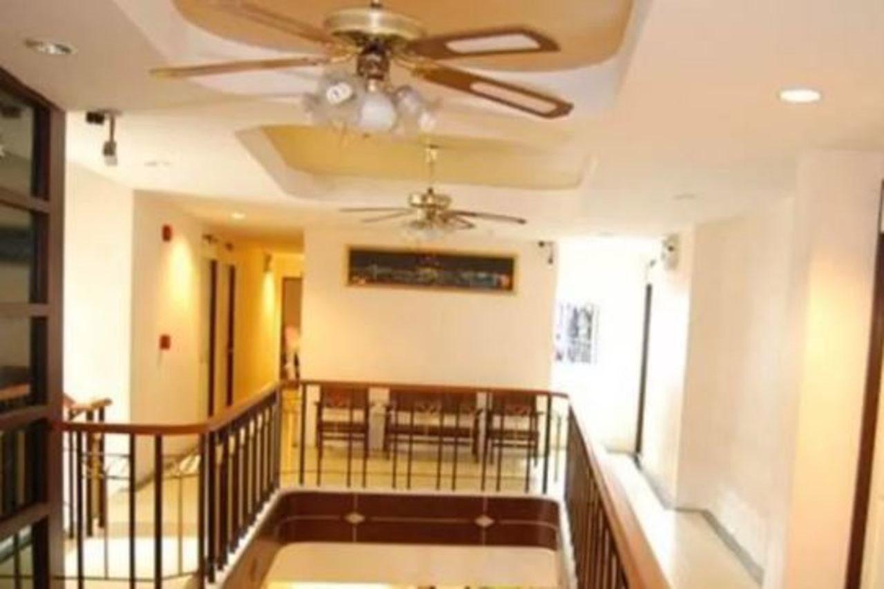 Rambuttri House Hotel Bangkok Exterior photo